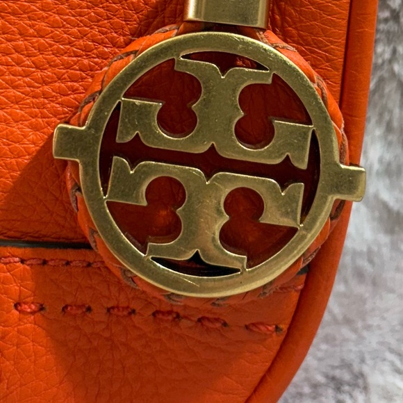 Tory Burch NWOT No callouts. Plastic on T. Fire Orange 🔥 Leather Crossbody Hobo - Picture 16 of 16